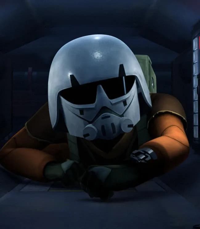 Ezra et son casque de Cadet