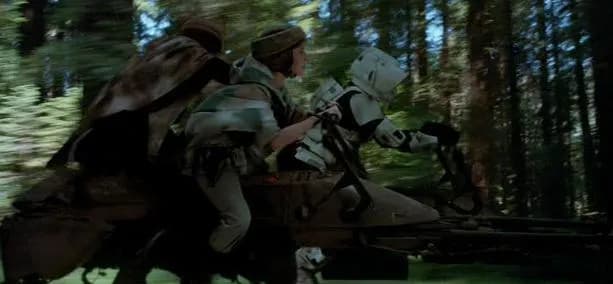 Leia et Luke affrontent un Scout trooper