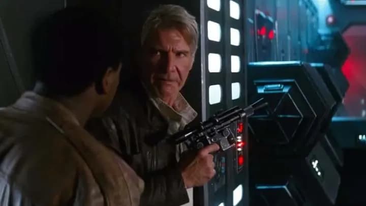 Han et Finn infiltrent la Base Starkiller à la recherche de Rey