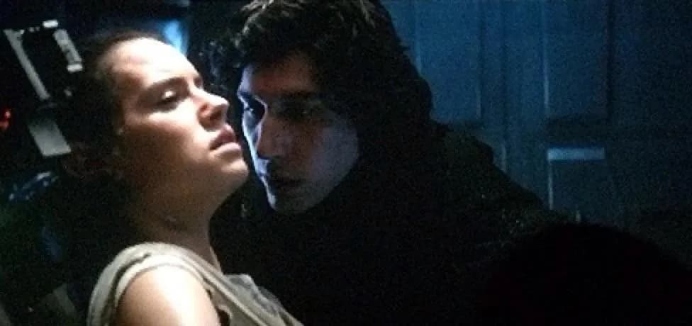 Kylo Ren confronte Rey